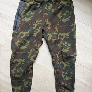 Nike Tech Fleece Camo Joggers Youth XL